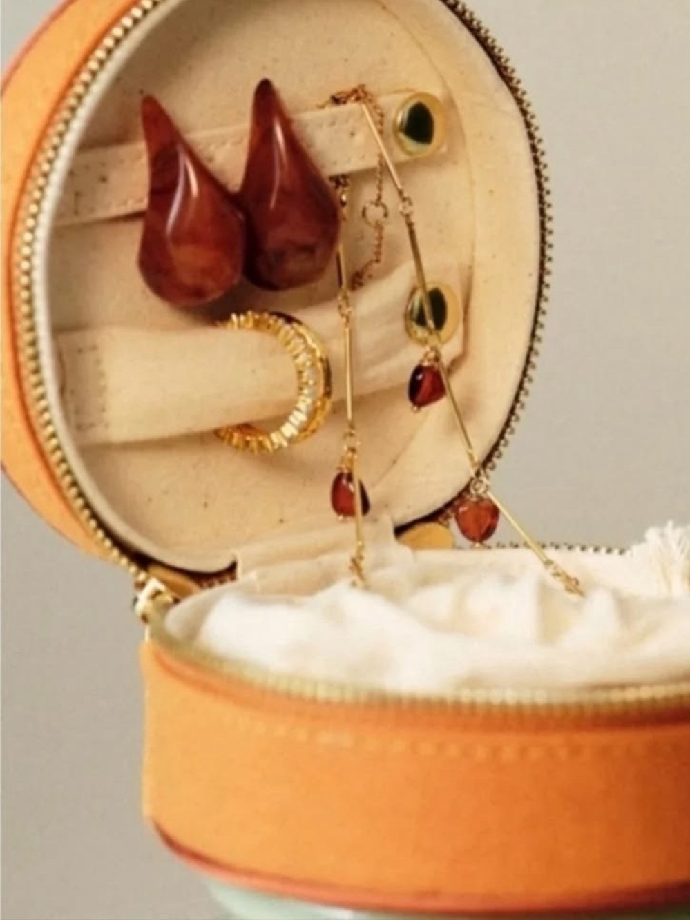 🇫🇷 NWOT Sezane Tan Jewelry Case